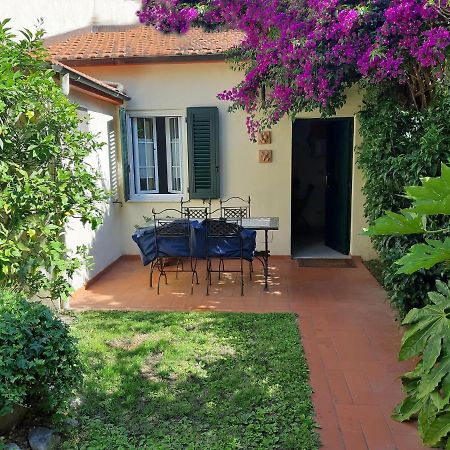 Villino San Martino 350M Dal Mare With Covered Parking Viareggio Exteriör bild