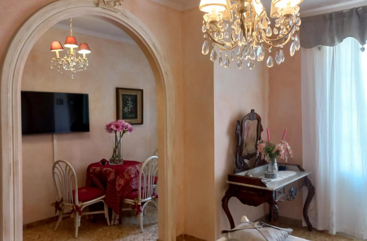 Villino San Martino 350M Dal Mare With Covered Parking Viareggio Exteriör bild