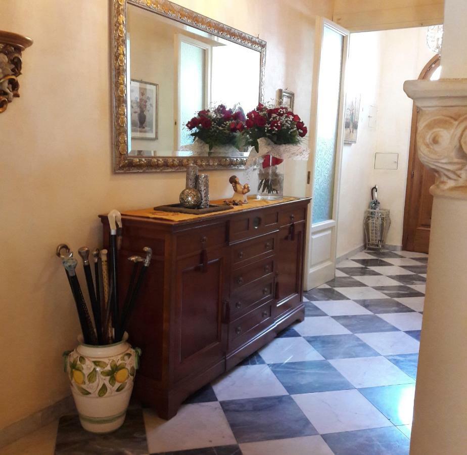 Villino San Martino 350M Dal Mare With Covered Parking Viareggio Exteriör bild