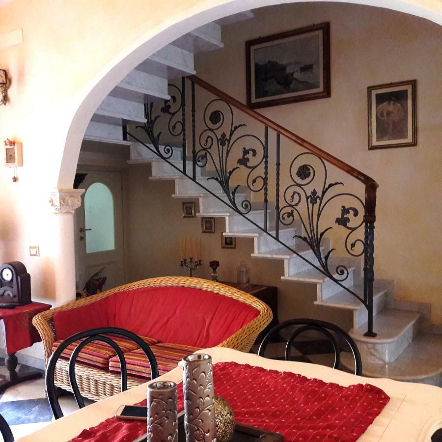 Villino San Martino 350M Dal Mare With Covered Parking Viareggio Exteriör bild